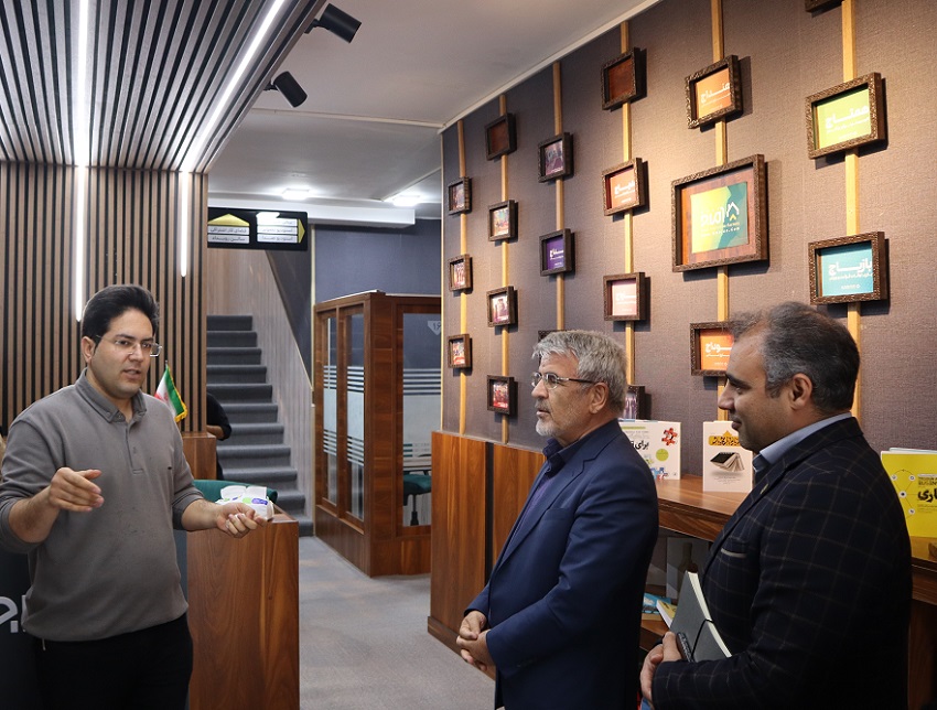IASBS President visits Amaj Innovation and Technology Factory