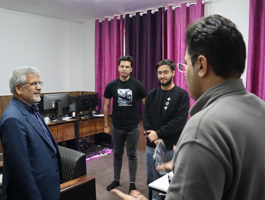 IASBS President visits Amaj Innovation and Technology Factory