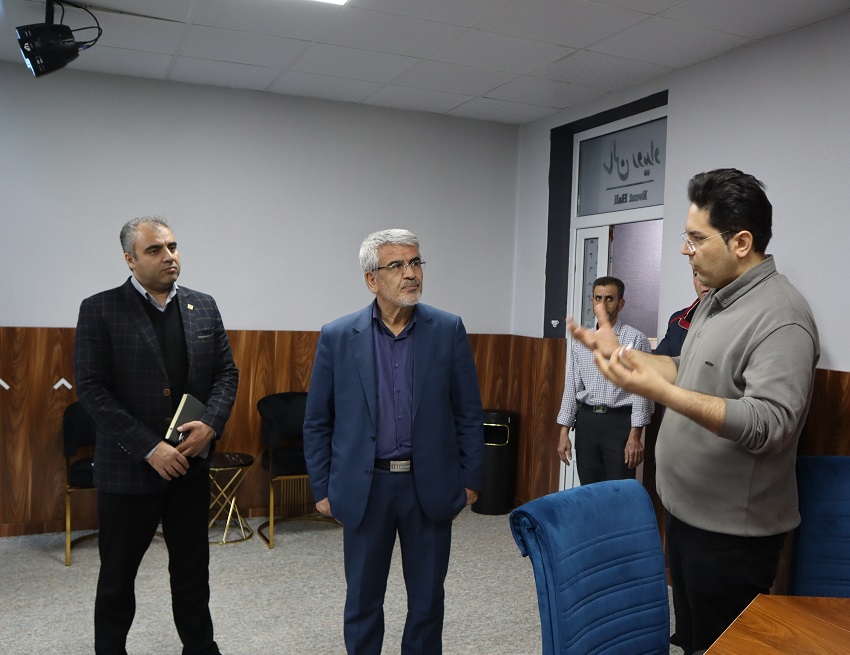 IASBS President visits Amaj Innovation and Technology Factory