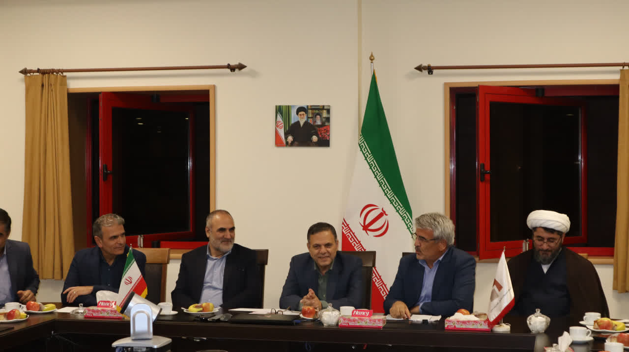 Governor of Zanjan visits IASBS emphasising its national role in science and technology development