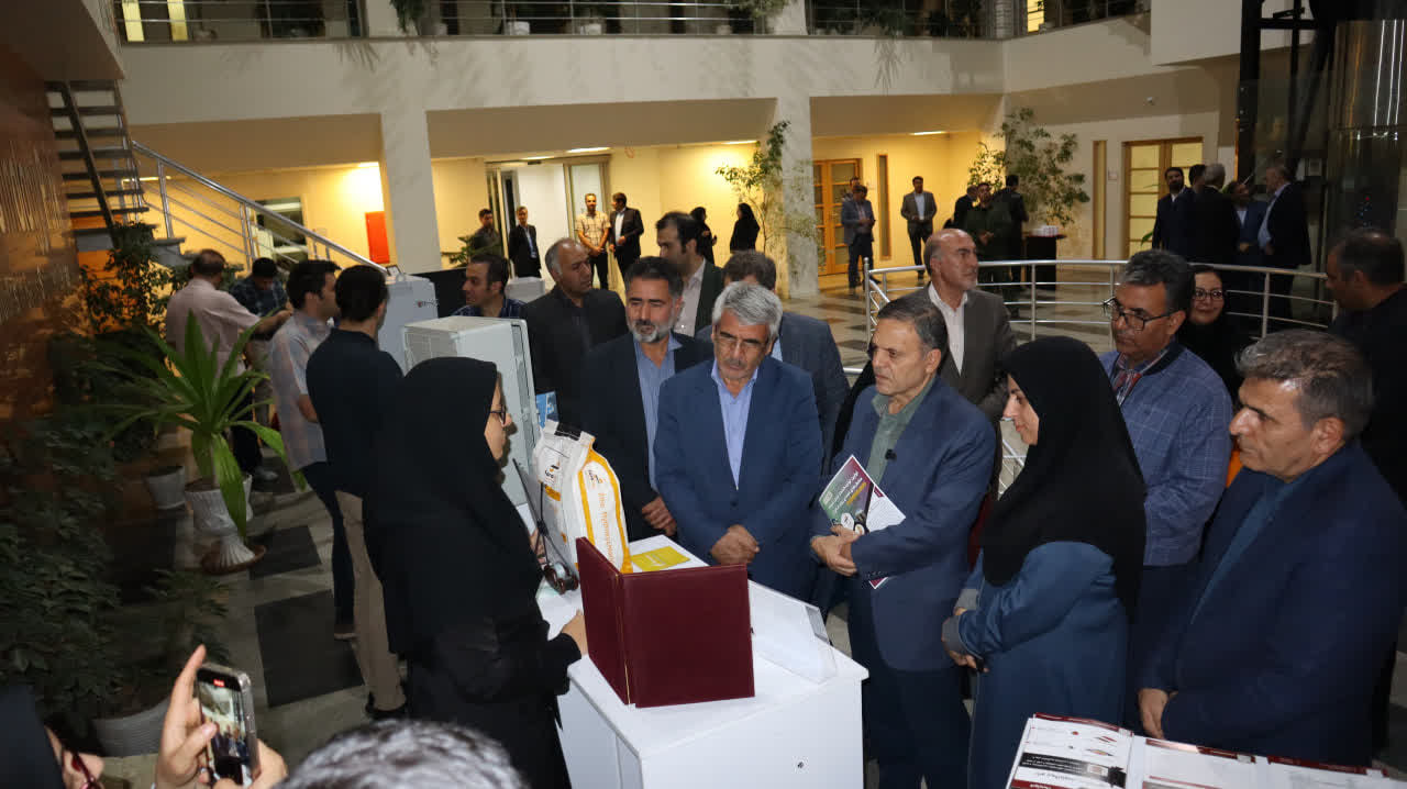 Governor of Zanjan visits IASBS emphasising its national role in science and technology development