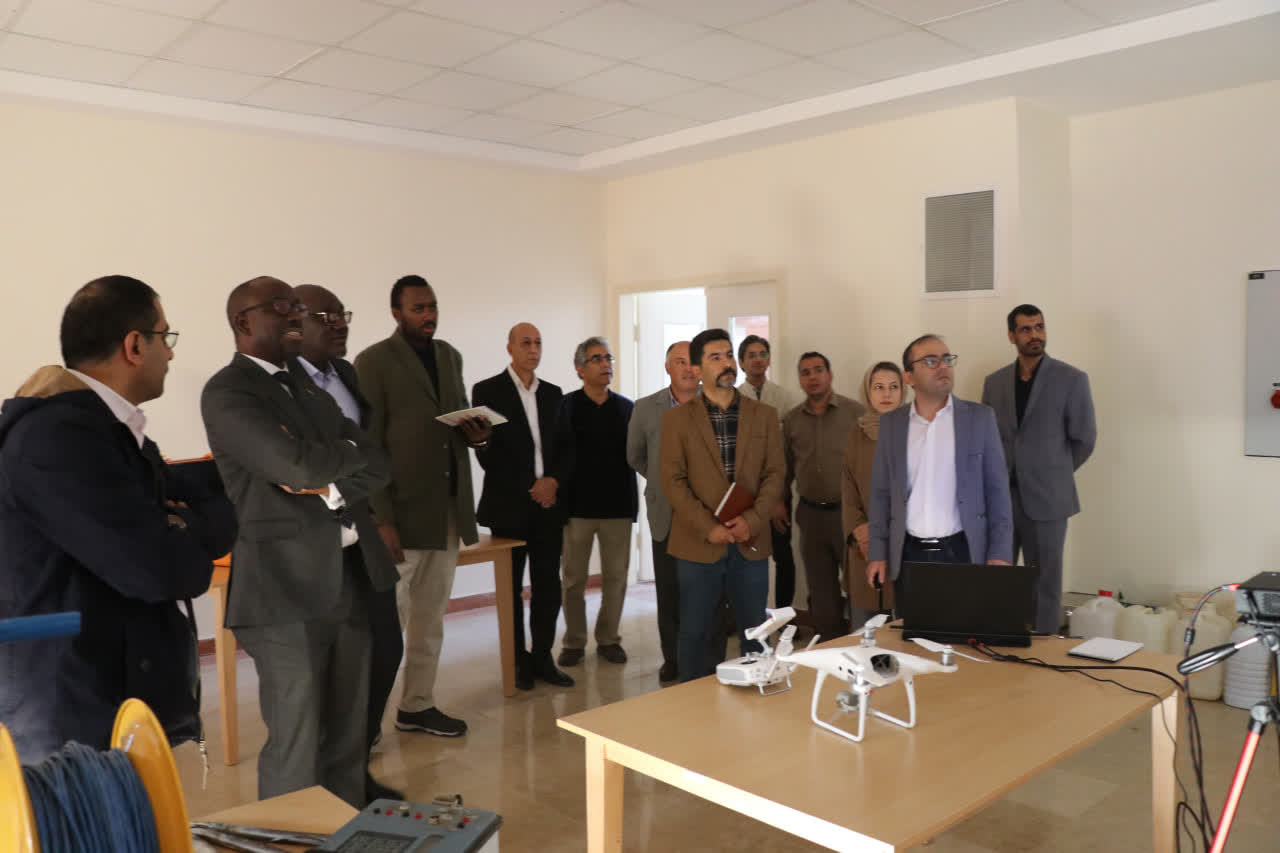 Senegalese Ambassador visits IASBS Earth Sciences Department