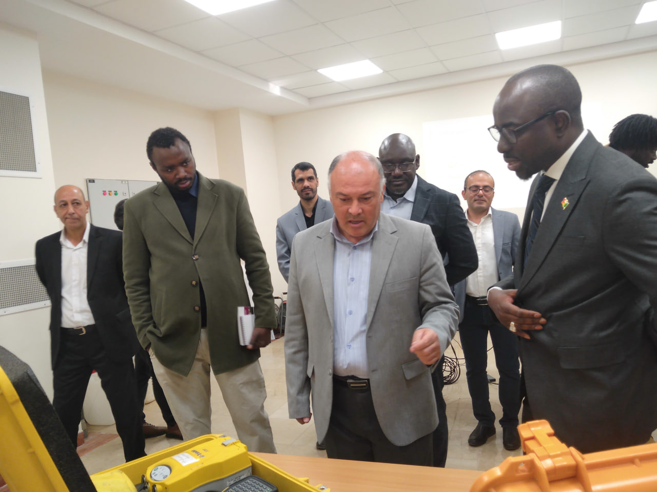 Senegalese Ambassador visits IASBS Earth Sciences Department