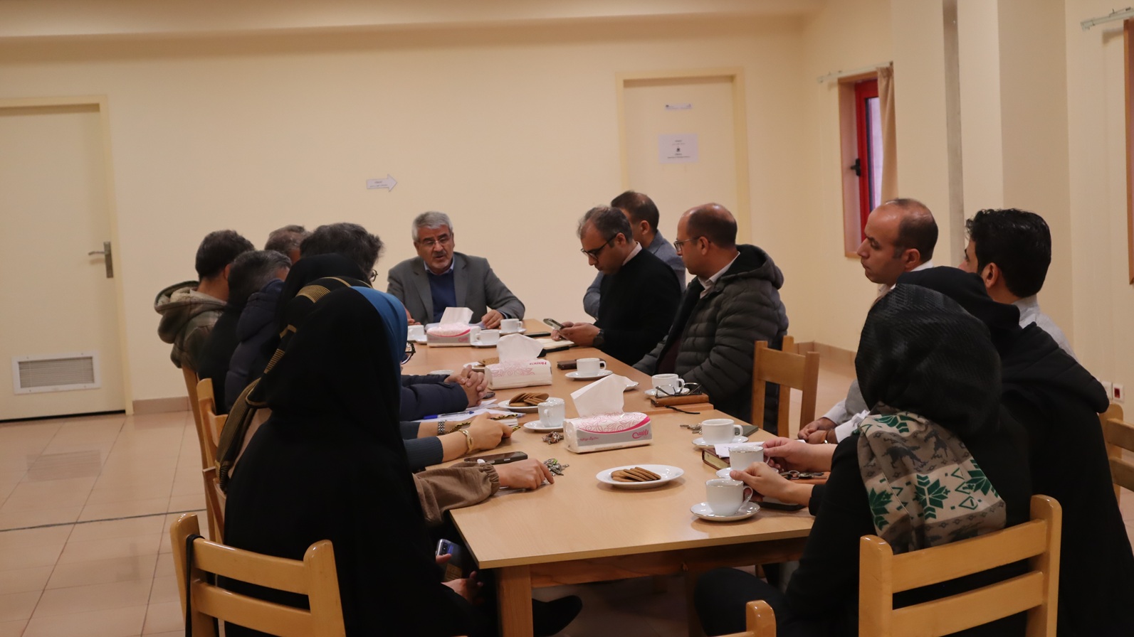 جلسه ریاست دانشگاه با اعضای دانشکده علوم زیستی 