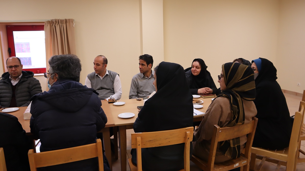 IASBS President meets with Biological Sciences faculty