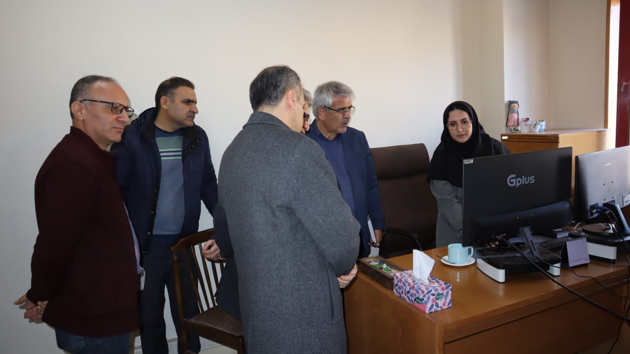  بازدید آقای دکتر سعداله نصیری قیداری، رئیس محترم دانشگاه، از مرکز کامپیوتر دانشگاه
