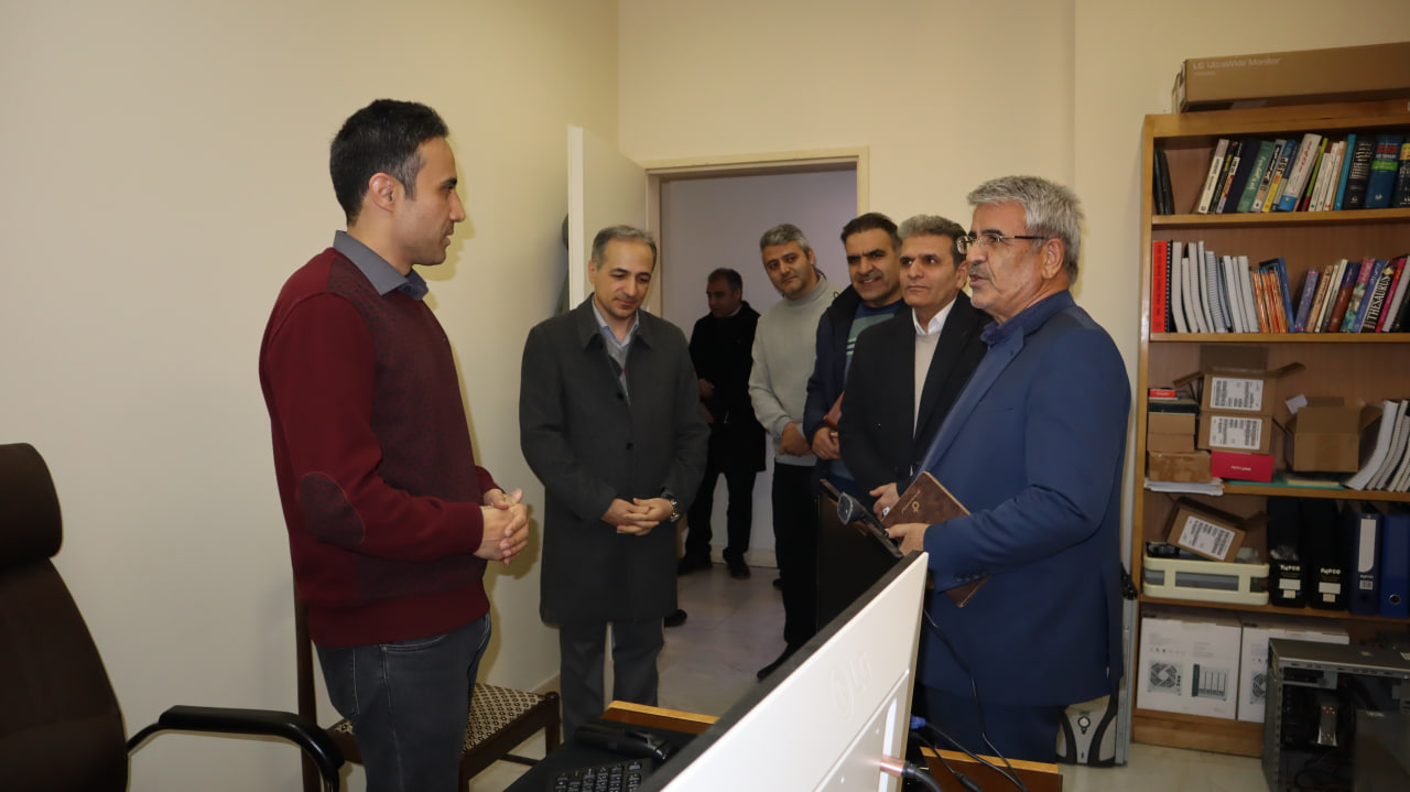  بازدید آقای دکتر سعداله نصیری قیداری، رئیس محترم دانشگاه، از مرکز کامپیوتر دانشگاه