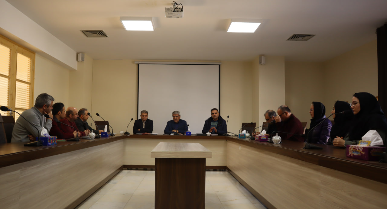  بازدید آقای دکتر سعداله نصیری قیداری، رئیس محترم دانشگاه، از مرکز کامپیوتر دانشگاه