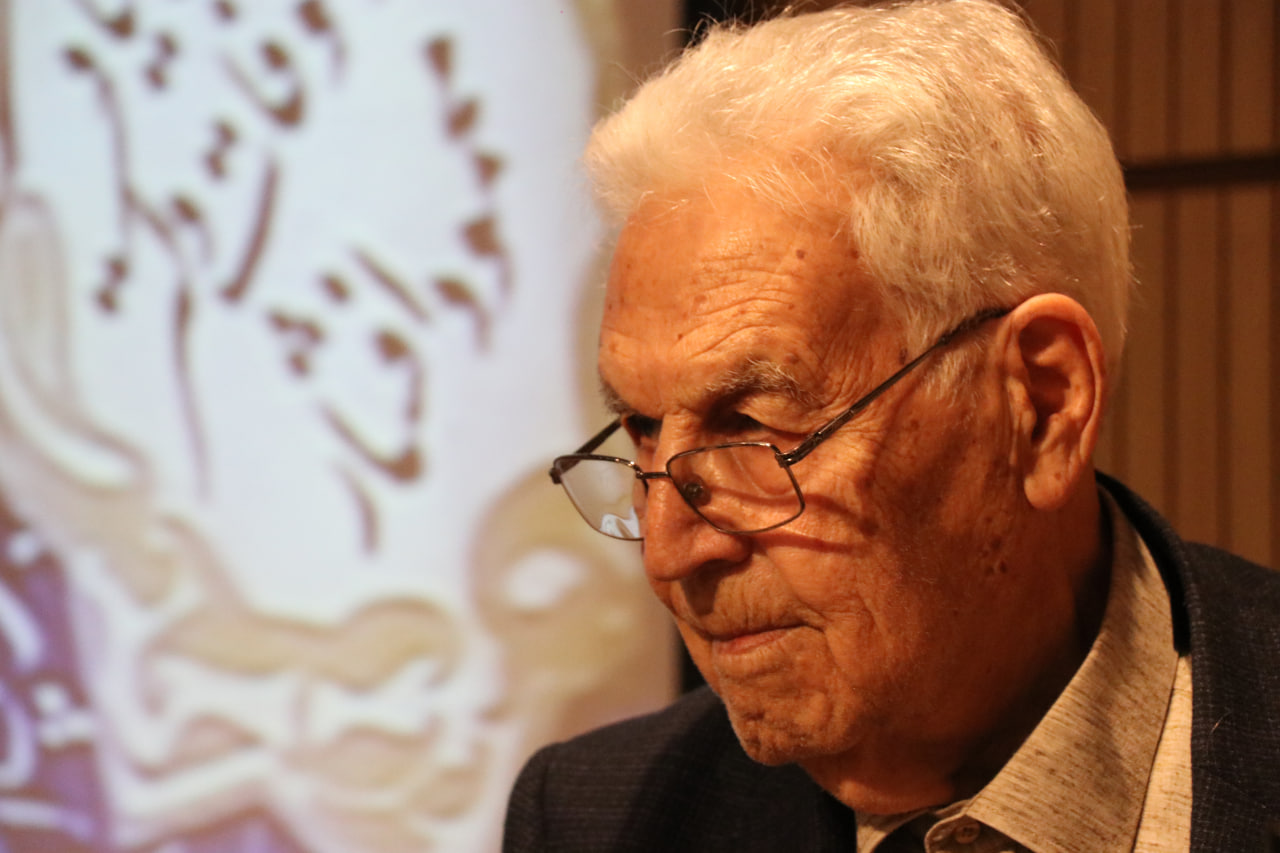 Veteran physicist Prof Yousef Sobouti honoured at ceremony marking 7 decades of teaching