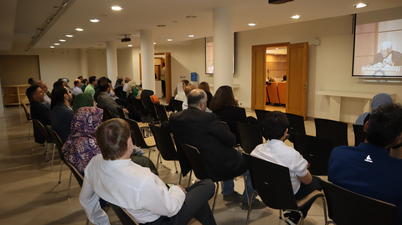 Veteran physicist Prof Yousef Sobouti honoured at ceremony marking 7 decades of teaching