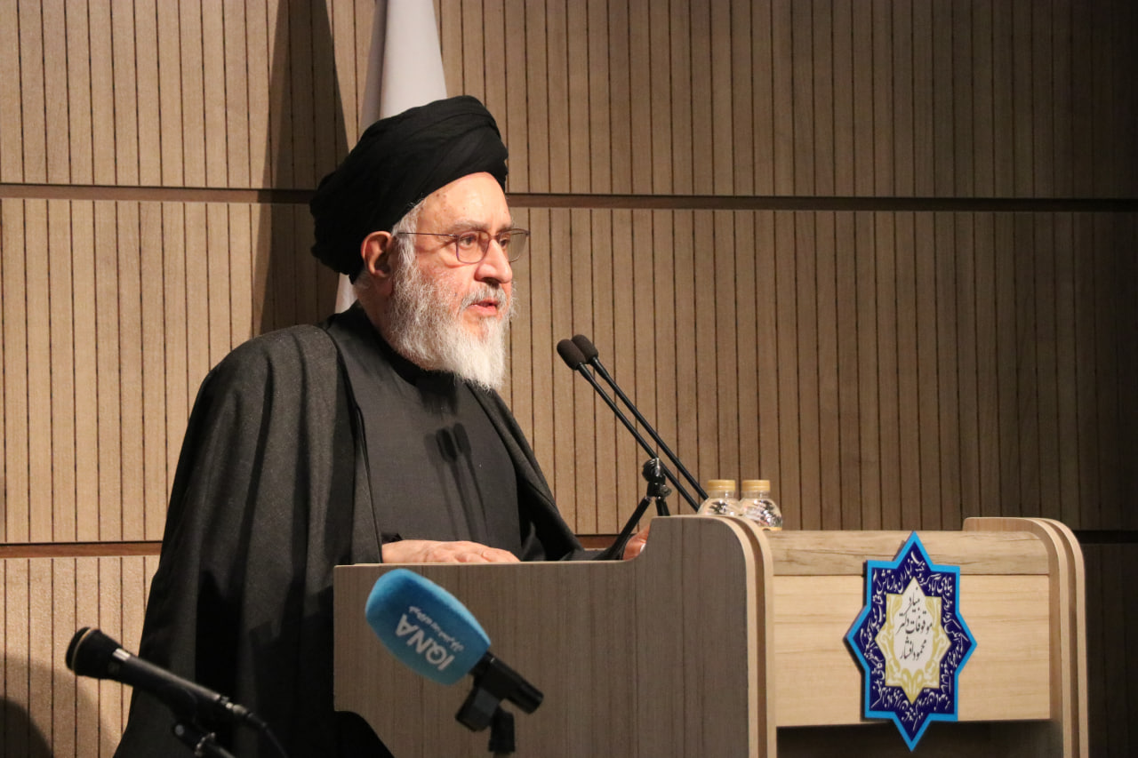 Veteran physicist Prof Yousef Sobouti honoured at ceremony marking 7 decades of teaching