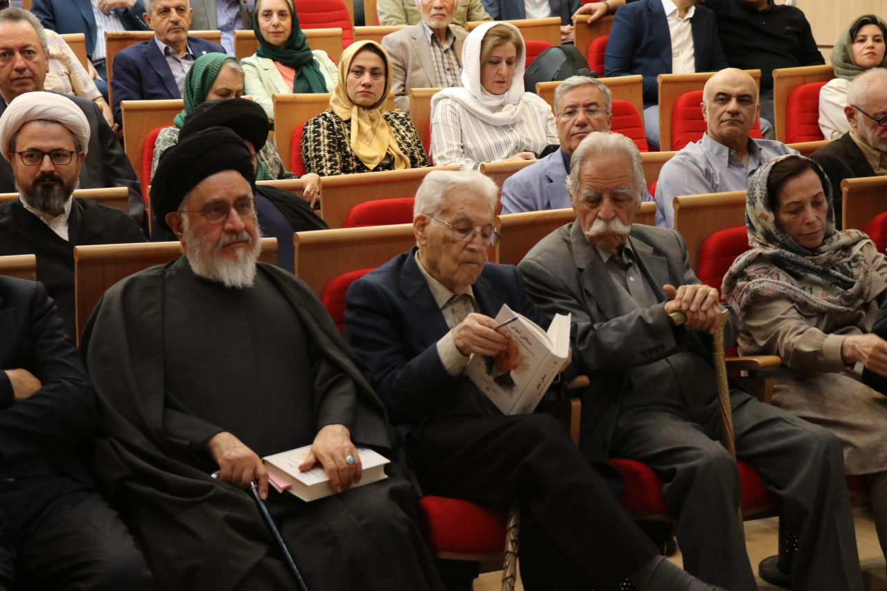 Veteran physicist Prof Yousef Sobouti honoured at ceremony marking 7 decades of teaching