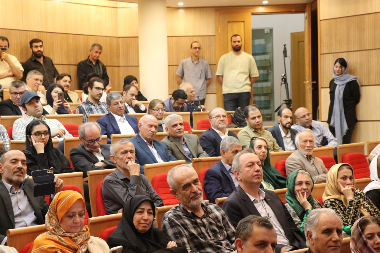 Veteran physicist Prof Yousef Sobouti honoured at ceremony marking 7 decades of teaching