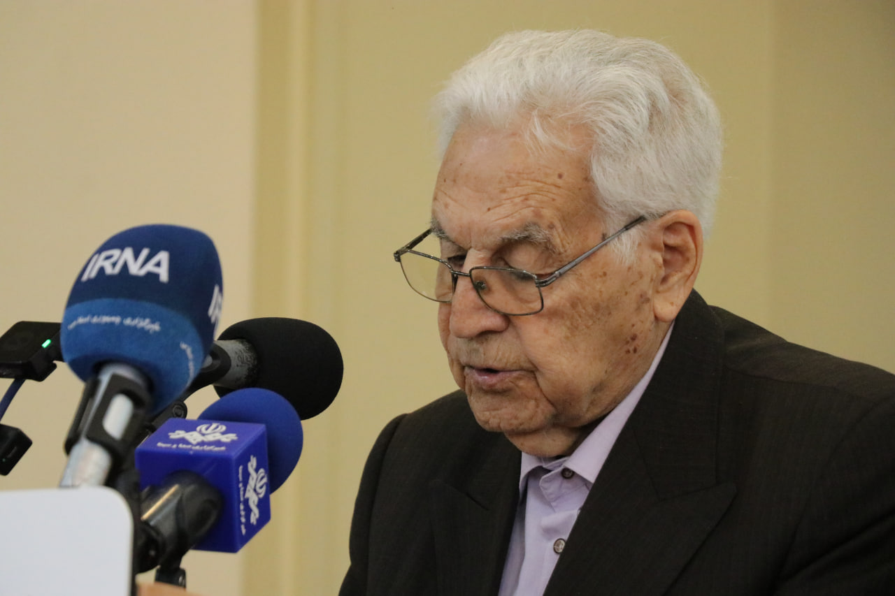 Minister of Science stresses importance of basic sciences at IASBS awards ceremony