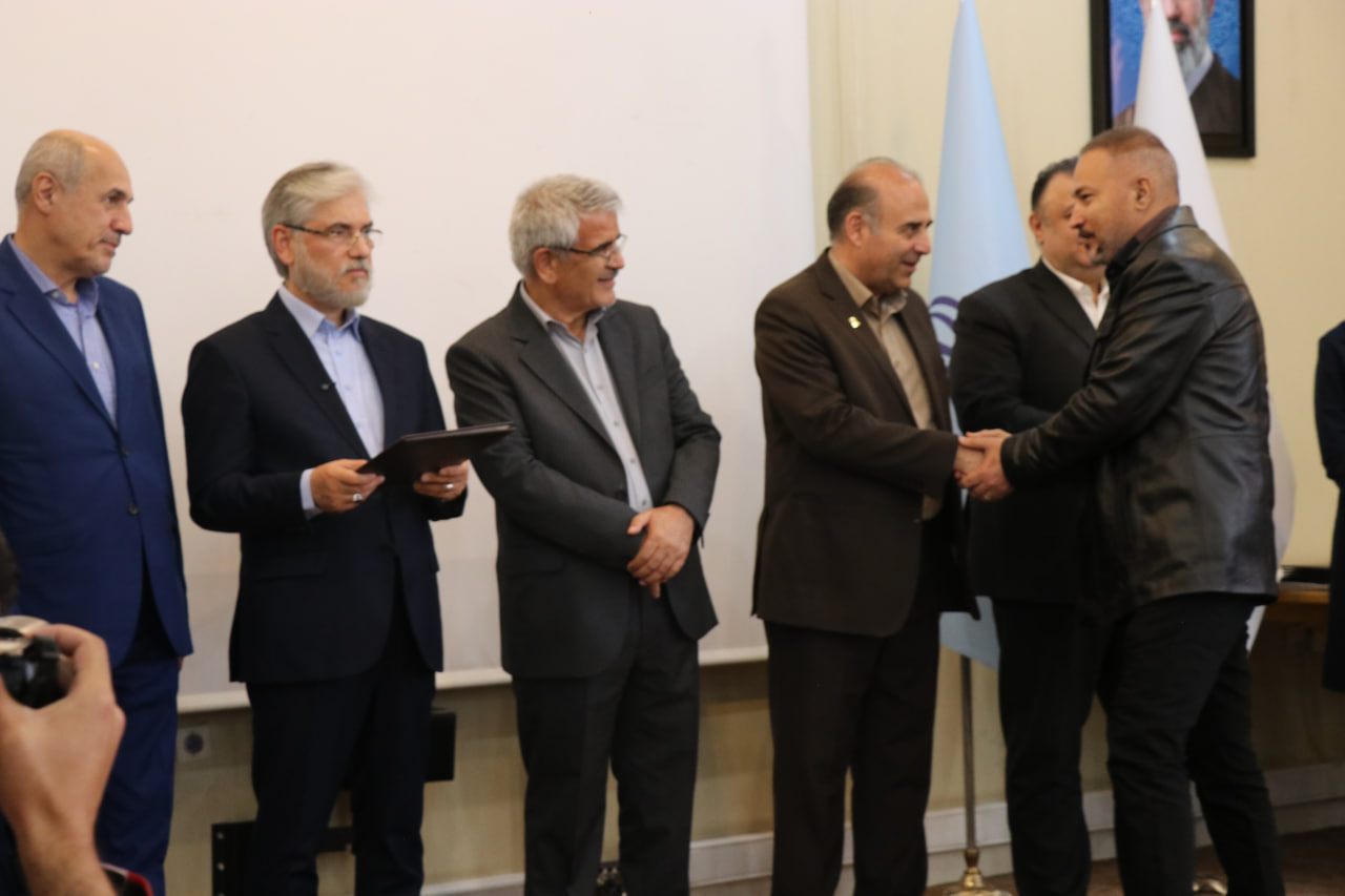 Minister of Science stresses importance of basic sciences at IASBS awards ceremony