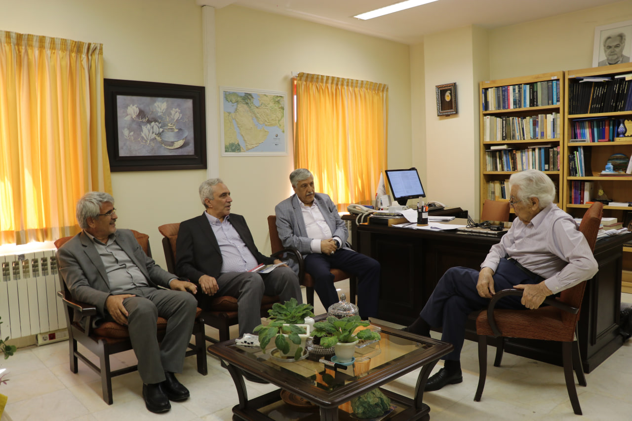 Minister&rsquo;s adviser visits IASBS