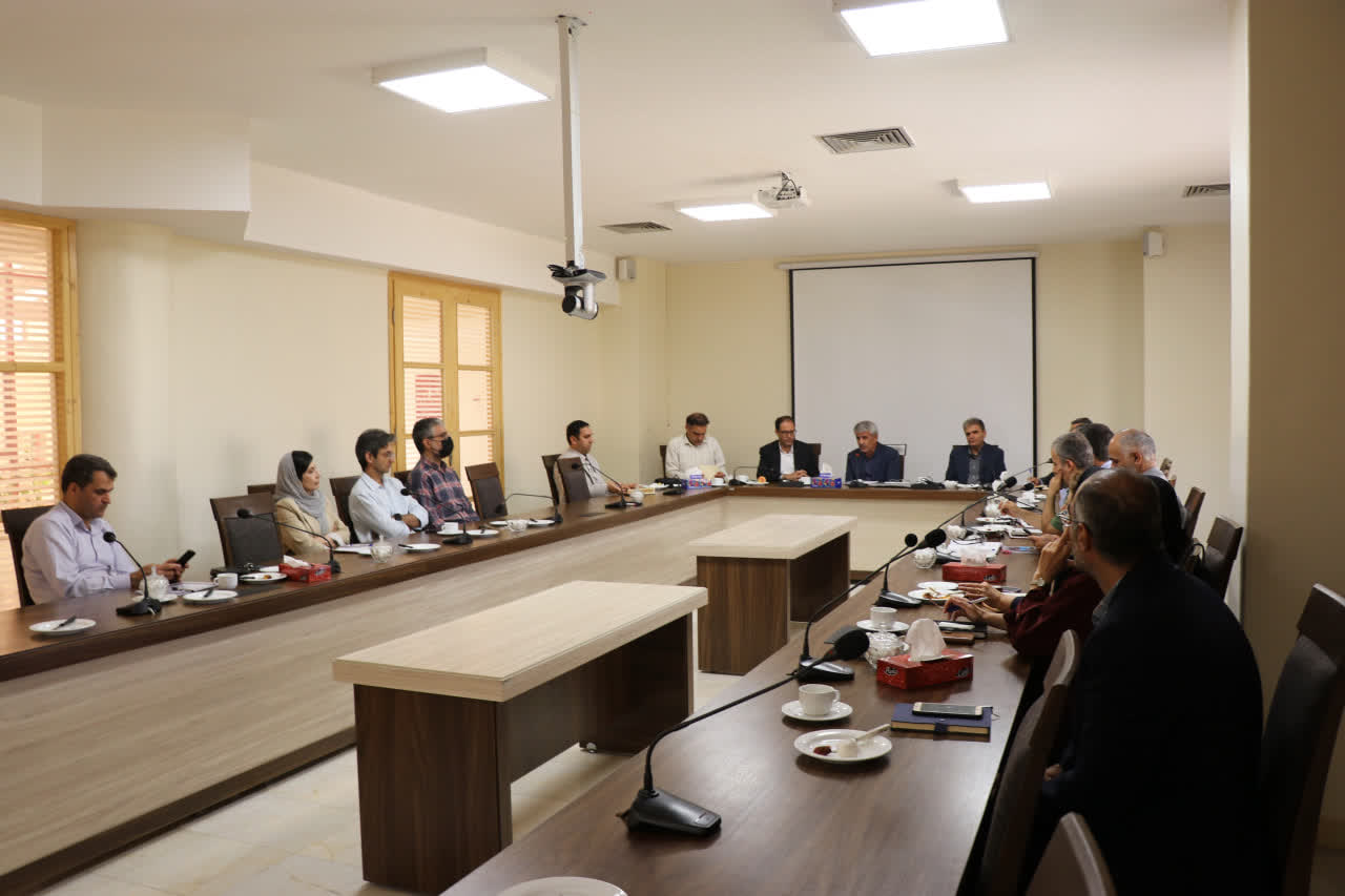 IASBS Board of Governors meets Zanjan director general of industry, mine and trade