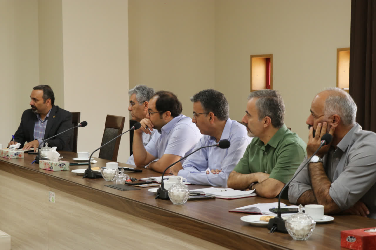 IASBS Board of Governors meets Zanjan director general of industry, mine and trade