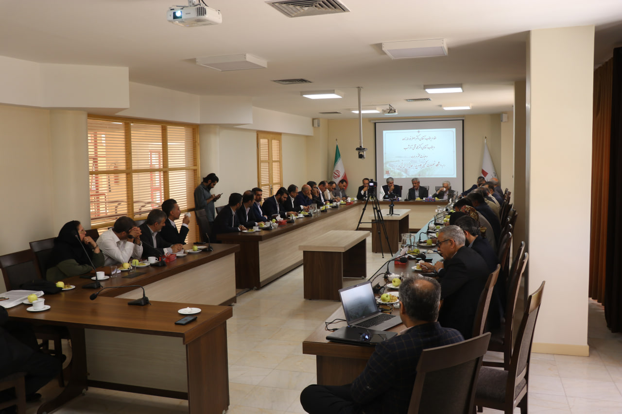 Innovation and Prosperity Fund executive board head and Digital Economy and AI Committee secretary visit IASBS