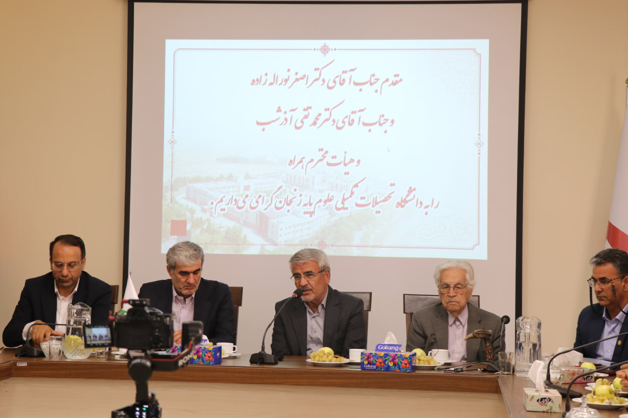Innovation and Prosperity Fund executive board head and Digital Economy and AI Committee secretary visit IASBS