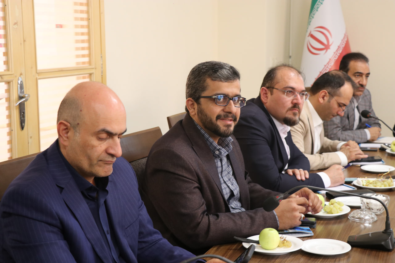 Innovation and Prosperity Fund executive board head and Digital Economy and AI Committee secretary visit IASBS