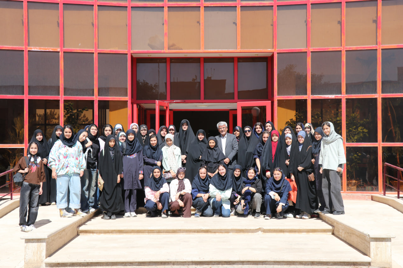 IASBS hosts a day of science, ethics, and responsibility for the next generation