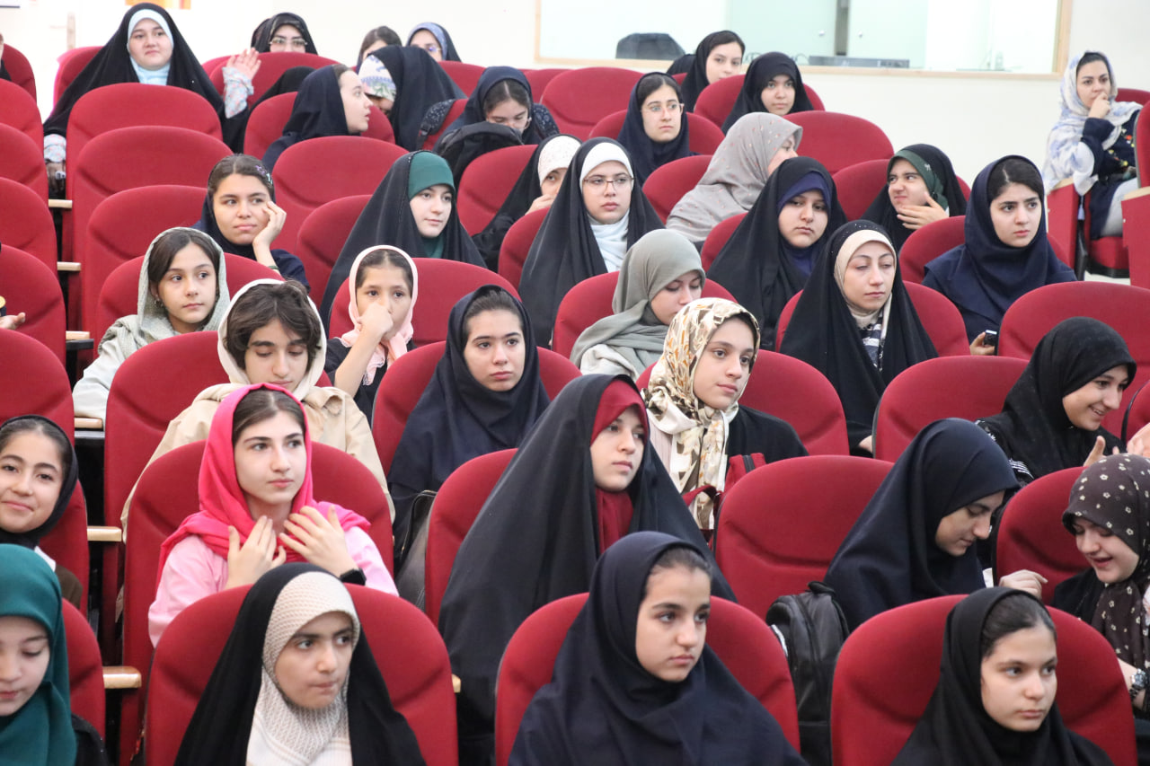 IASBS hosts a day of science, ethics, and responsibility for the next generation