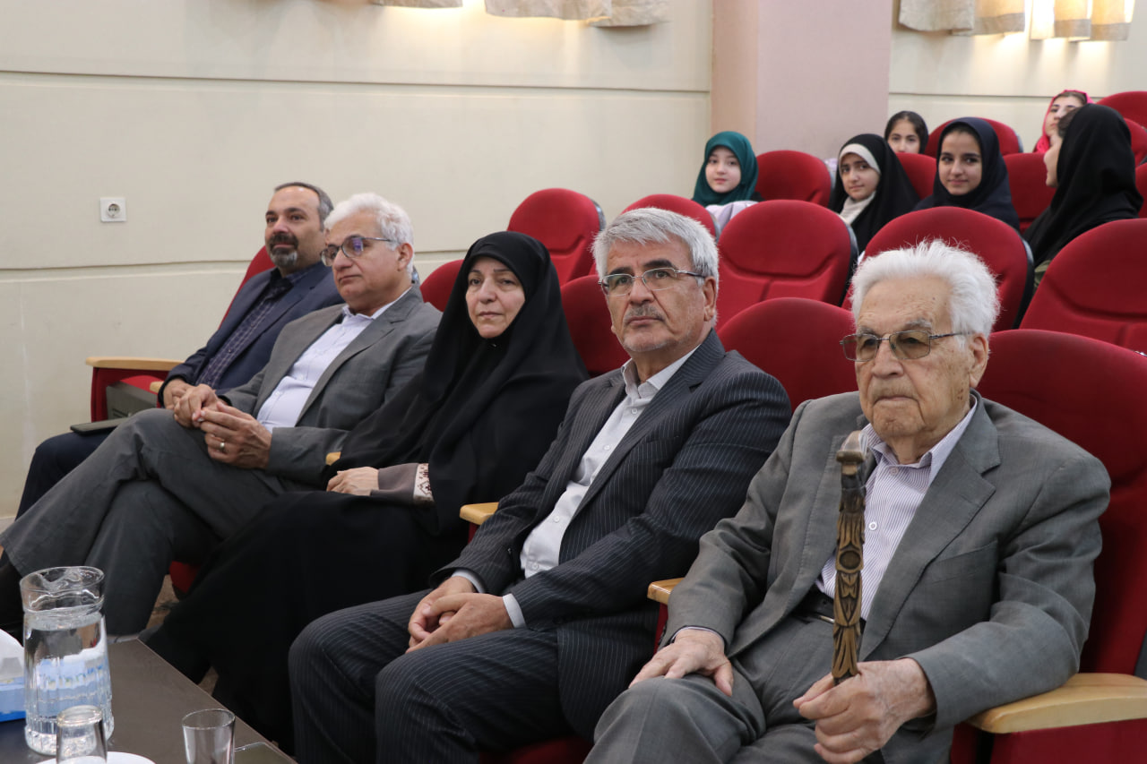 IASBS hosts a day of science, ethics, and responsibility for the next generation