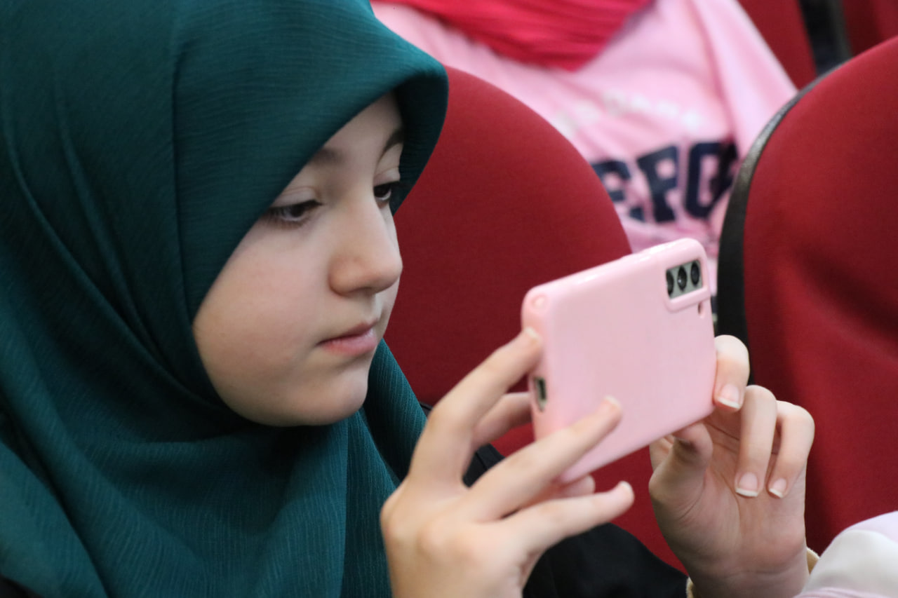IASBS hosts a day of science, ethics, and responsibility for the next generation