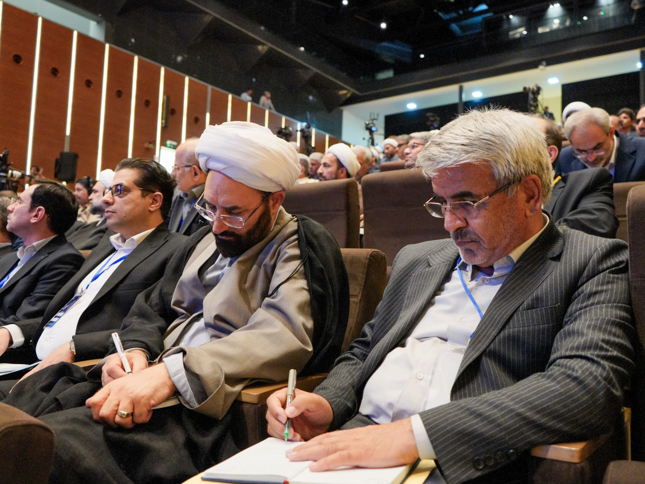 IASBS President attends 100th national meeting of university, research-centre, and science-park heads