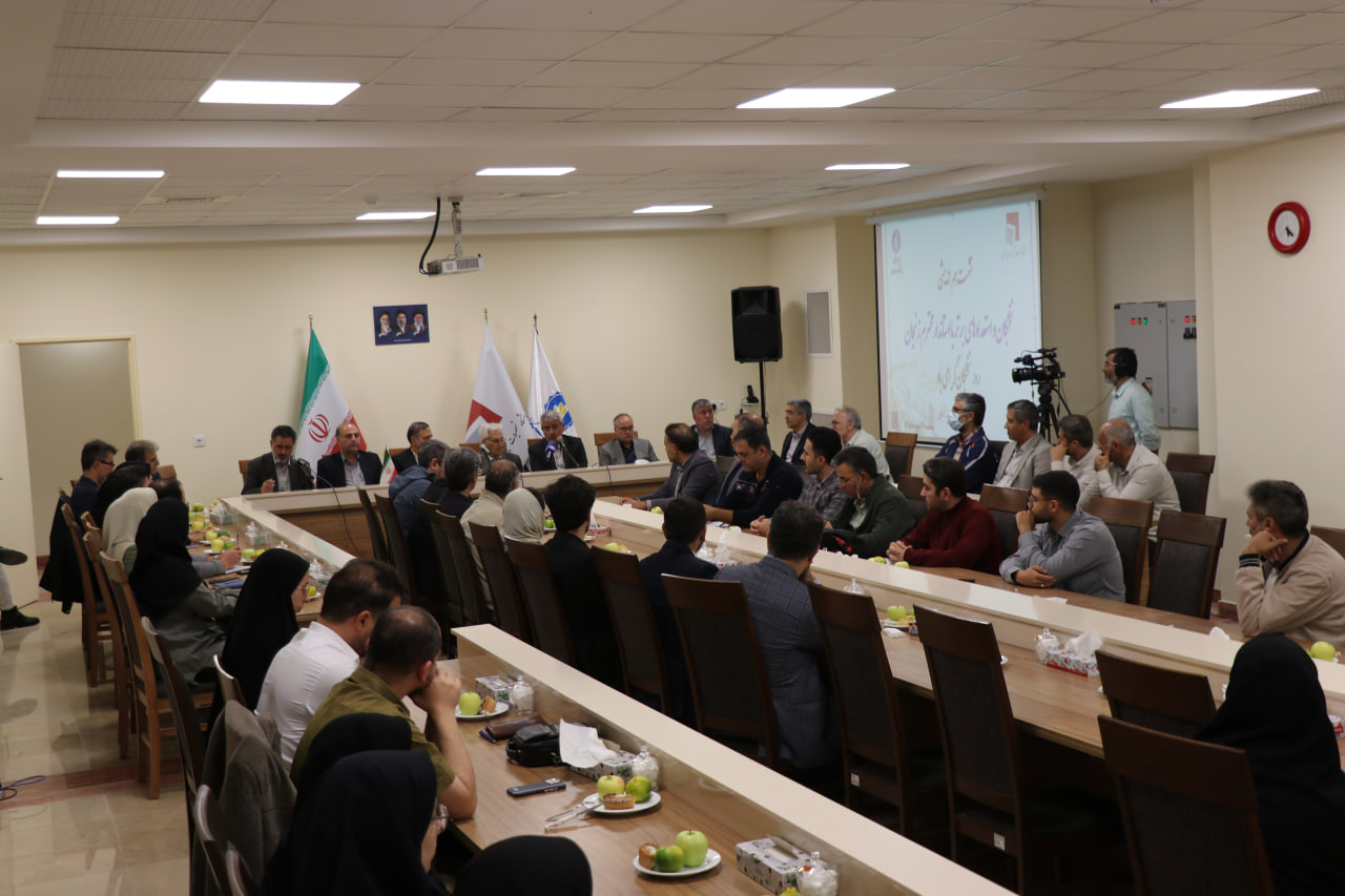Zanjan governor attends meeting of the province&rsquo;s elites and top talents at IASBS