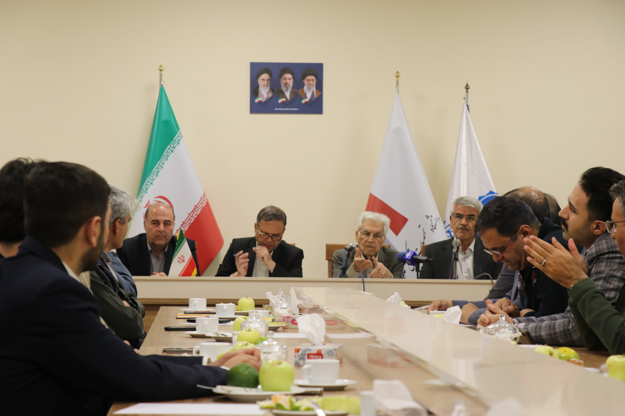 Zanjan governor attends meeting of the province&rsquo;s elites and top talents at IASBS