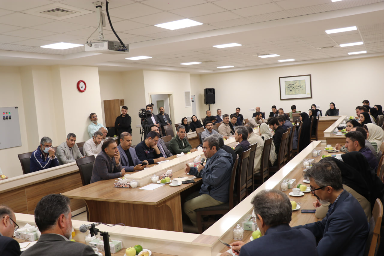 Zanjan governor attends meeting of the province&rsquo;s elites and top talents at IASBS