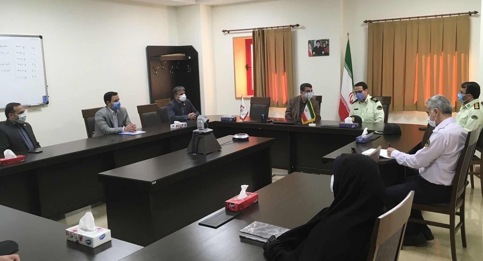 فرمانده نیروی انتظامی استان زنجان با رئیس دانشگاه دیدار کردند